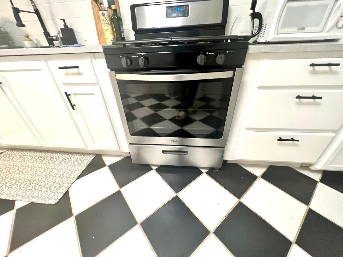 5-A Diamond In Yonkers Apartment Exterior photo